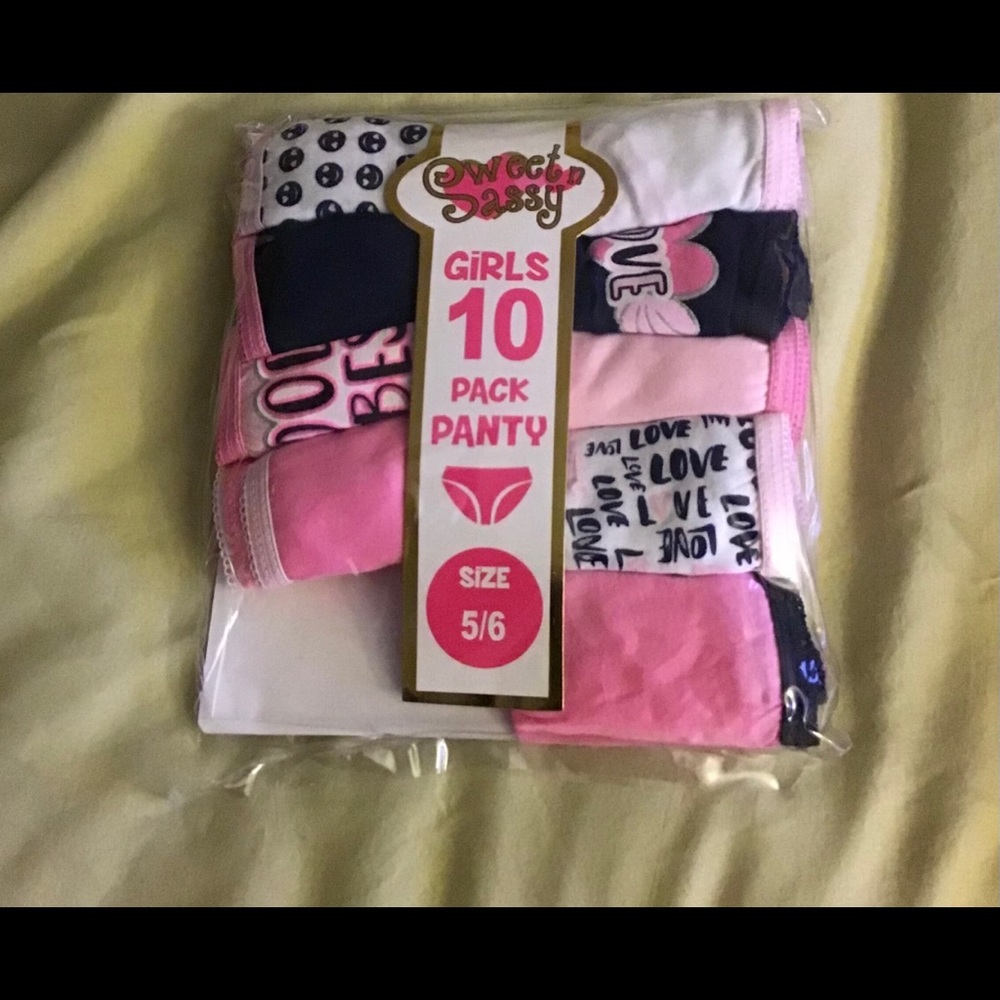 Girl underwear sz5/6